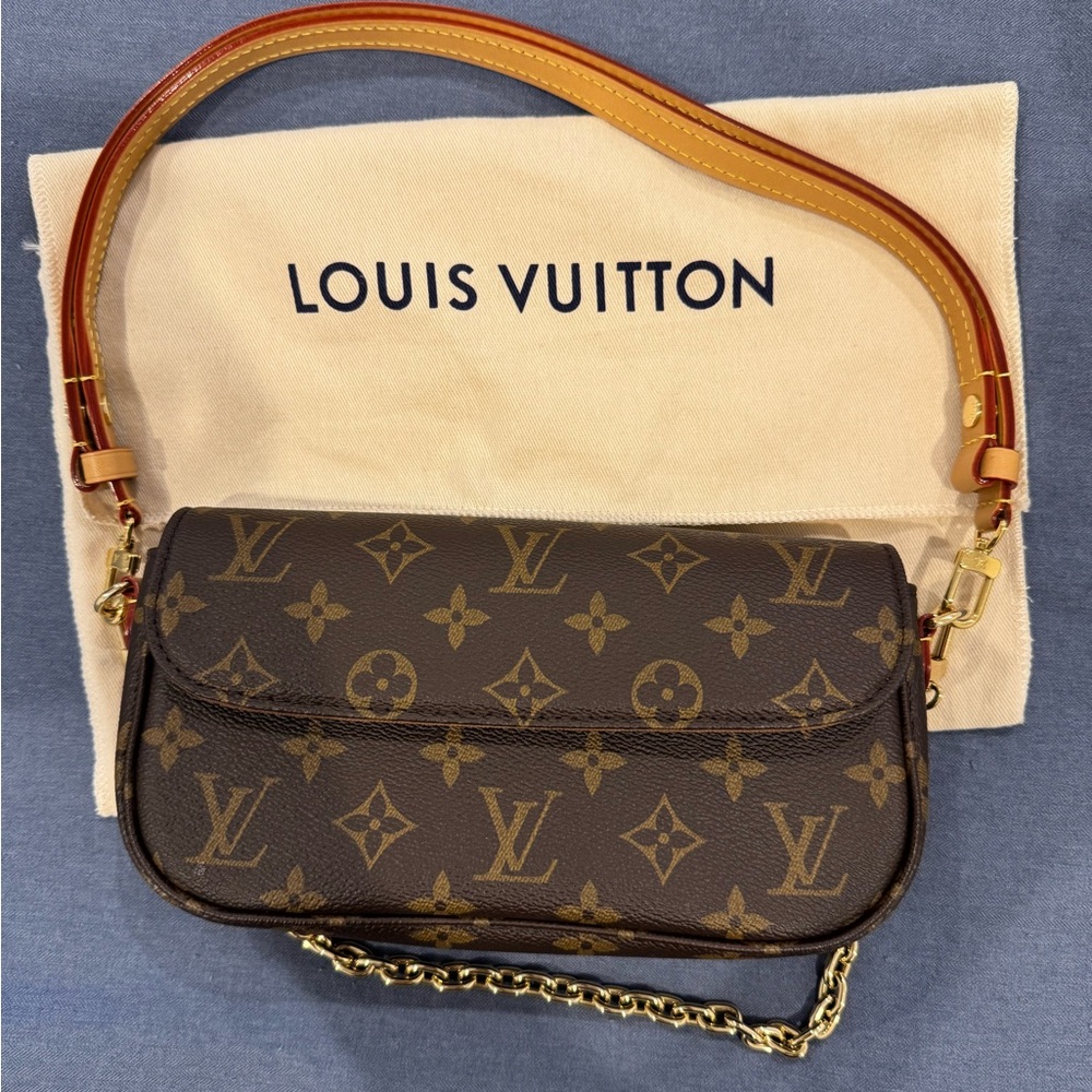 Louis Vuitton Wallet on Chain Ivy Monogram